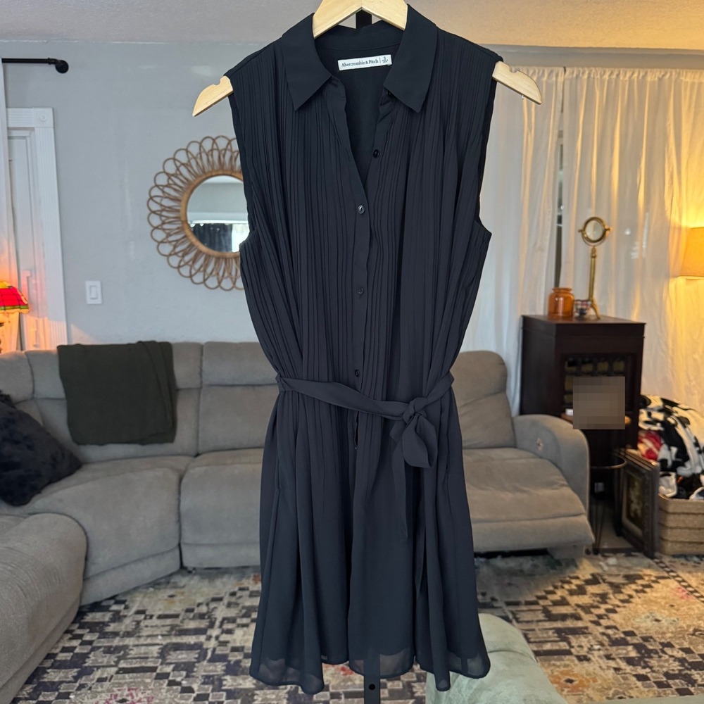 Abercrombie & Fitch‎ Mini Dress Small Black Pleated Sleeveless Belted LBD